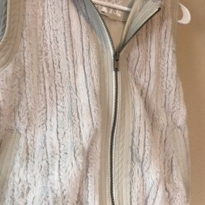 Super soft cream colored vest Maurices